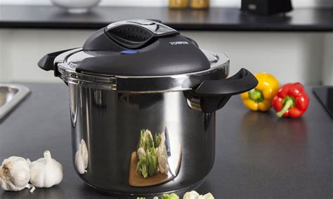 How do you use the Wolfgang Puck pressure cooker?
